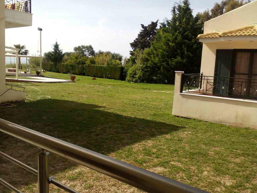 Coralli Hotel Perdika  Exterior photo